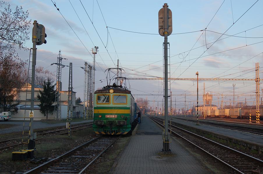 E499.1018,souprava 1.nsl Ex620, ierna n.Tisou 5.4.2015, foto: Lumr Kunc 