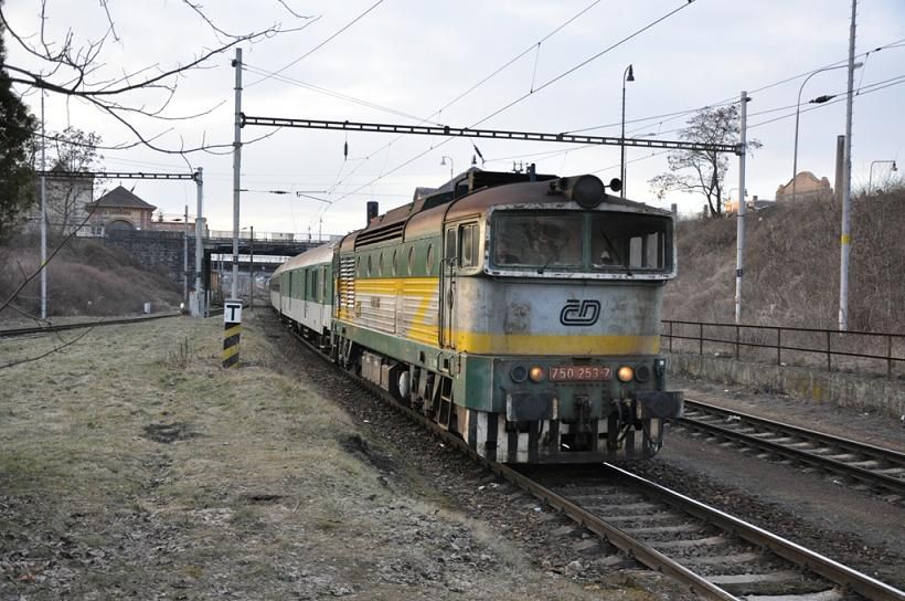 754.253 v Plzni -ji.pedm. 4.3.2010  Os7419