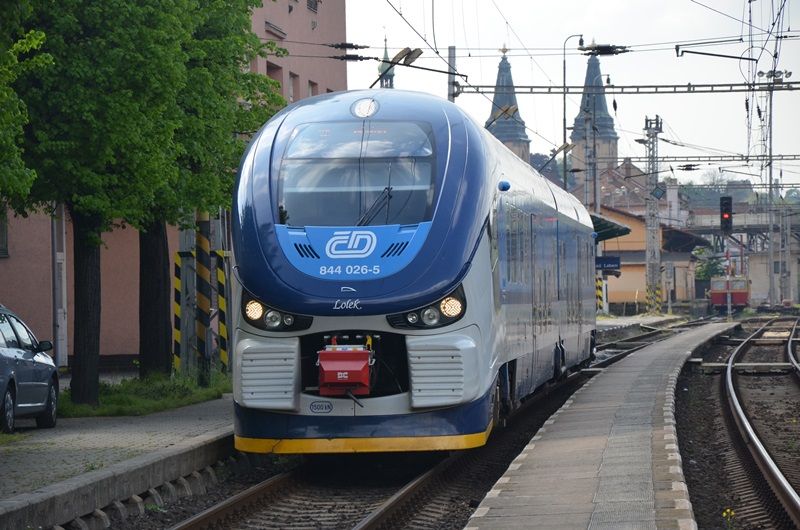 RegioShark 844.026-5 mimodn v Roudnici nad Labem pi pleitosti konn psk pouti 2014