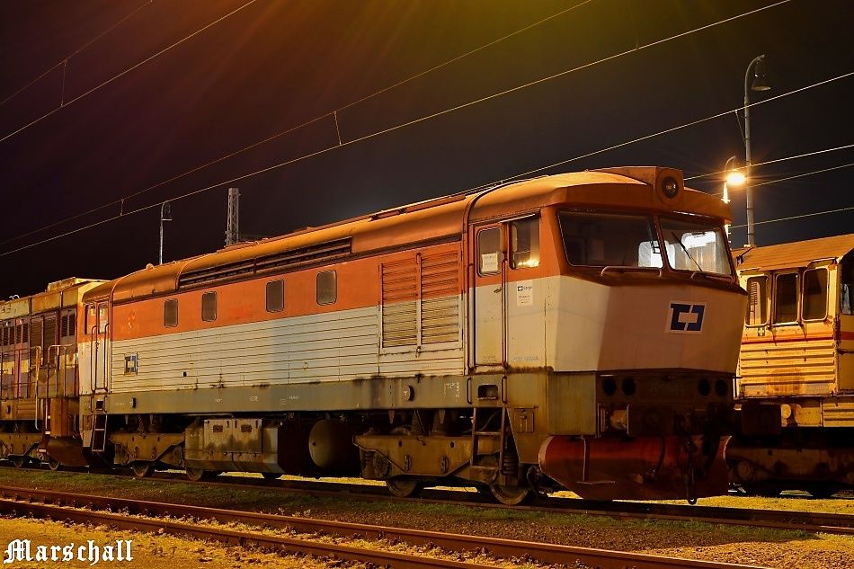 751.141-3_-_15.01.2015-_-SOKV OSTRAVA_st. Beclav - (Vlevo 742.009-4, vpravo 742.064-9.).