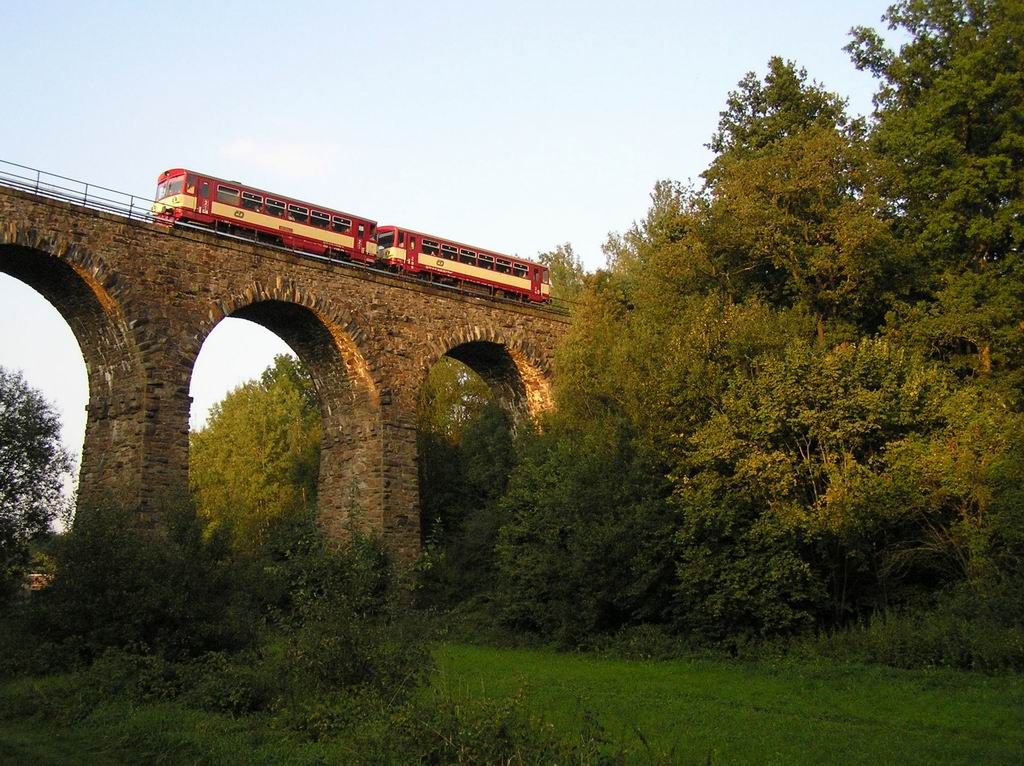 Os 18414 na viaduktu u Klouovic