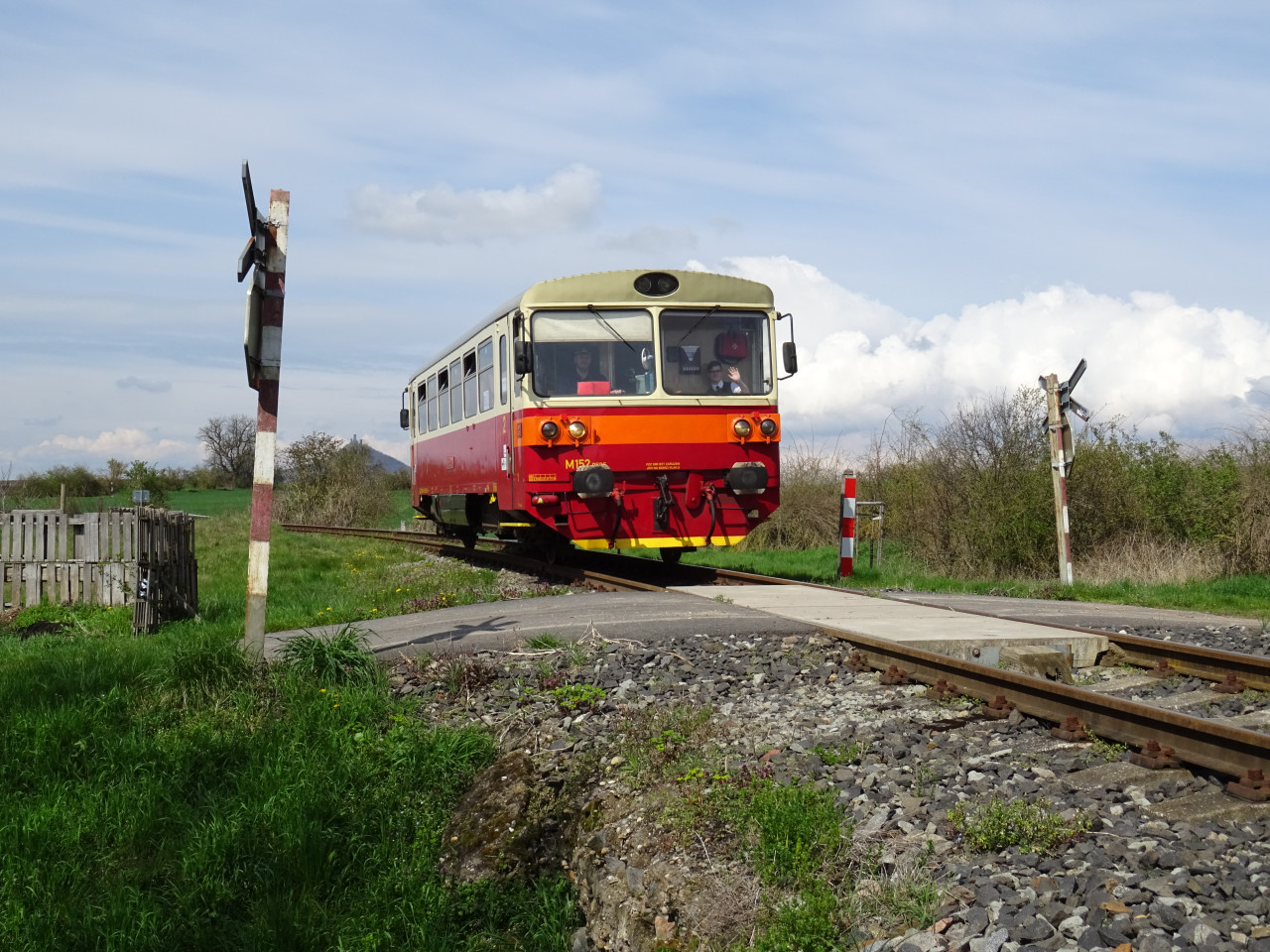 M152.0535 abovesky nad Oh, pejezd P2482,  16.4.2023