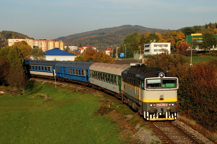 754.018 - Luhaovice (pod ddin); R 710 (Luhaovice - Praha-Smchov); 20. 10. 2012