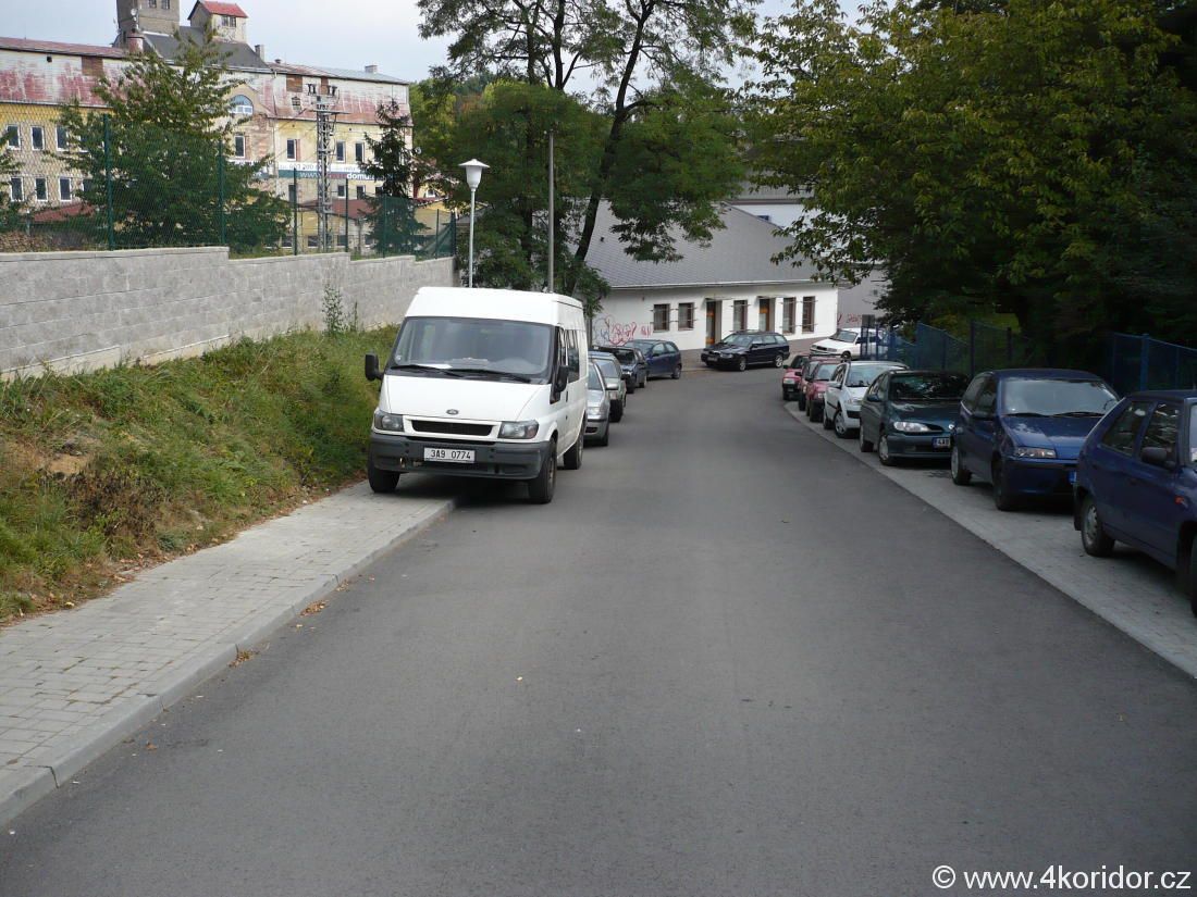 Stranice: parkovn na chodnku tu nikomu nevad? Mmy s korky chod po ulici