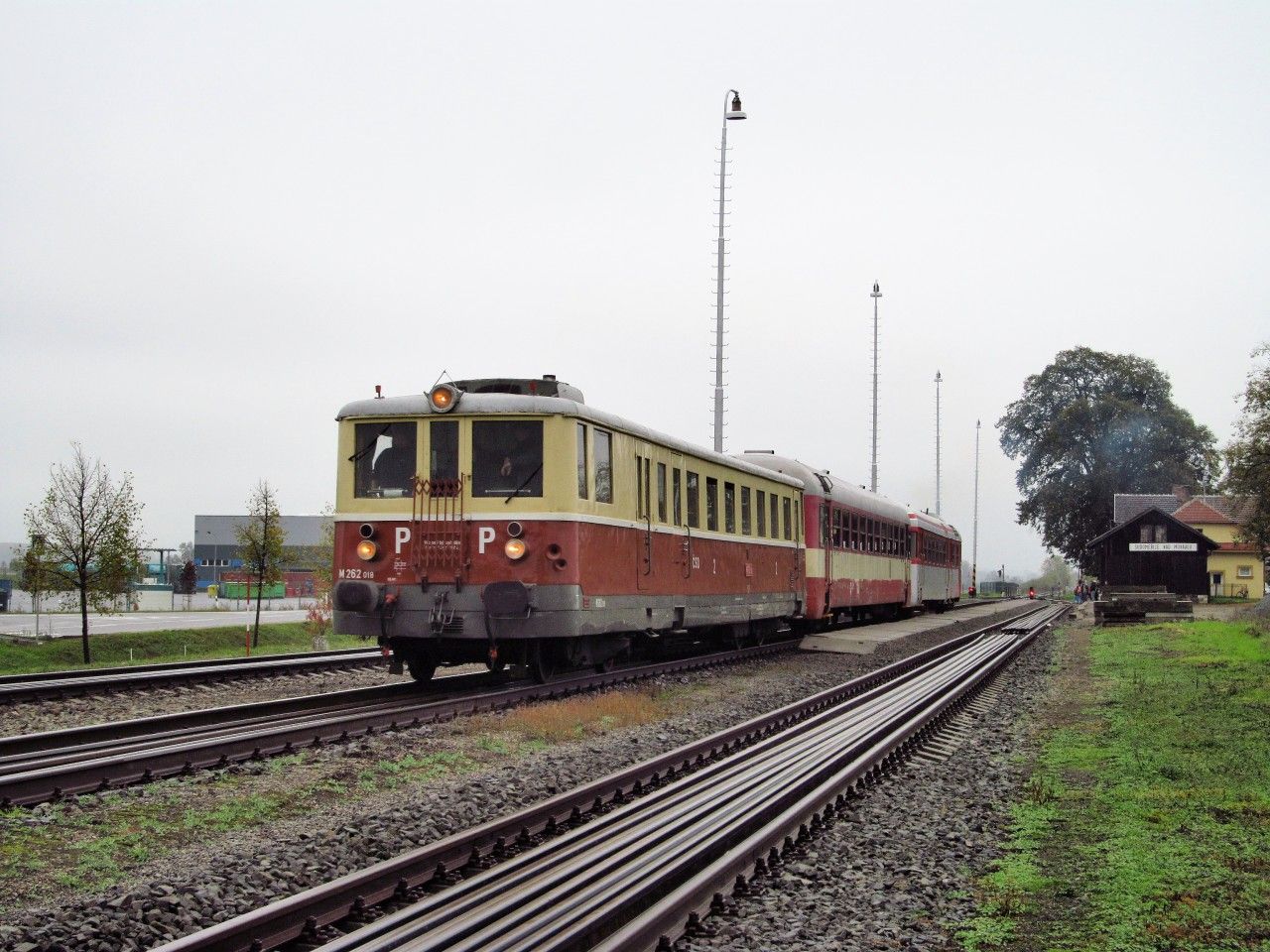 Os 2708 prostl v Sudomicch n/M. (kvli zvad na vozidle) cca 27 minut; odjel odtud s +33min.