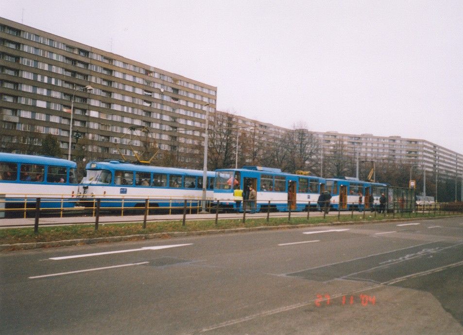 A konen moje prvn fotka tramvaje() z provozu - pestup z NAD (1+12, 14+17)