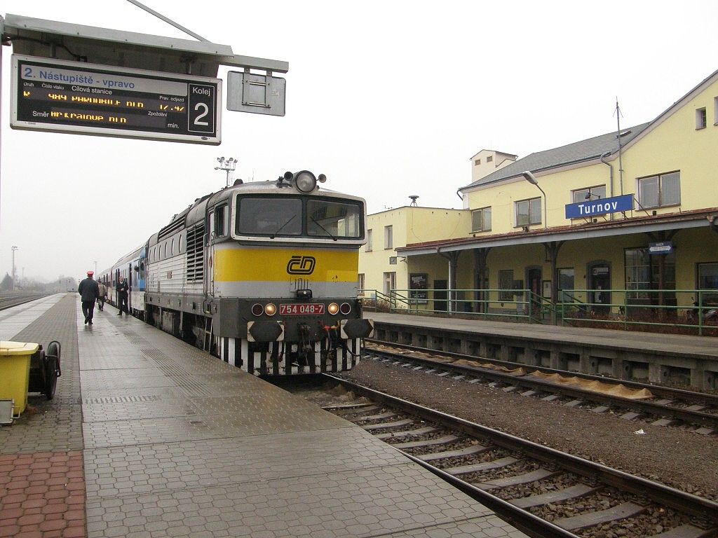 754-048 na ppei R 989 v Turnov 30.11.2011 foto-M.ich