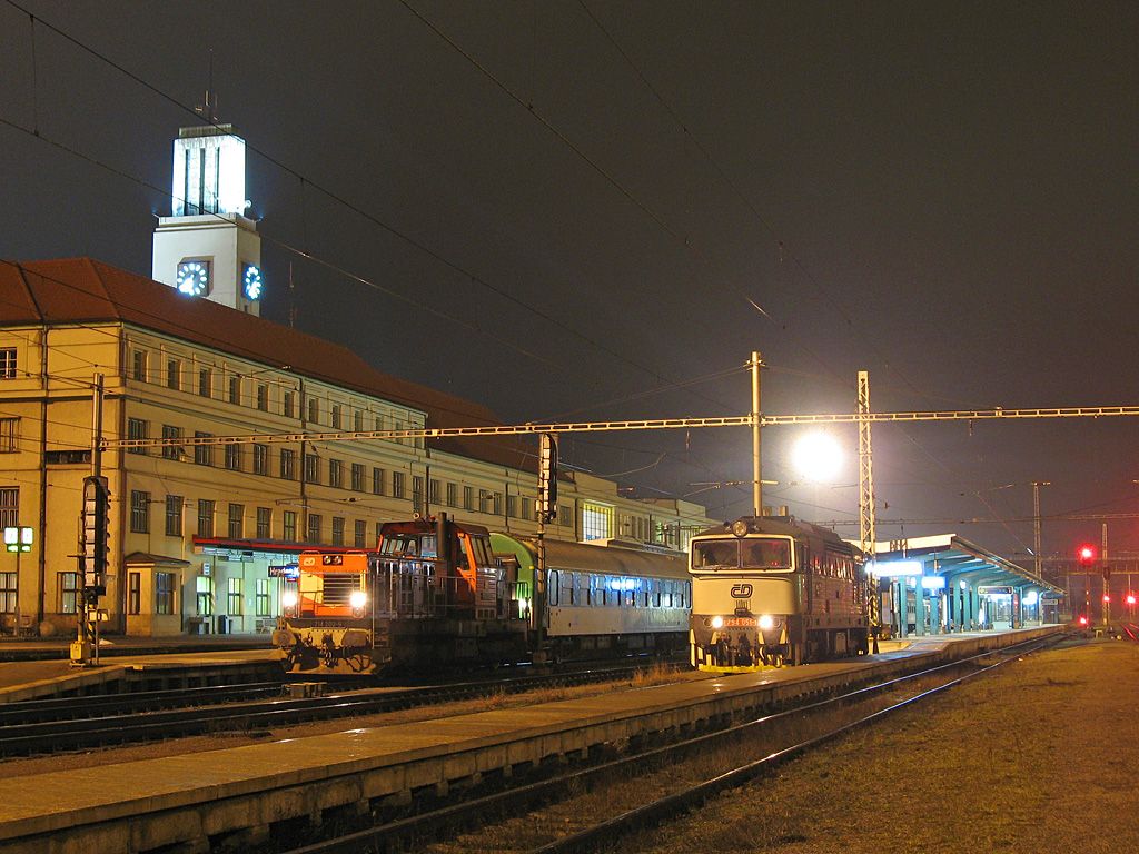 754.051+714.202,Hradec Krlov hl.n.,27.2.2009