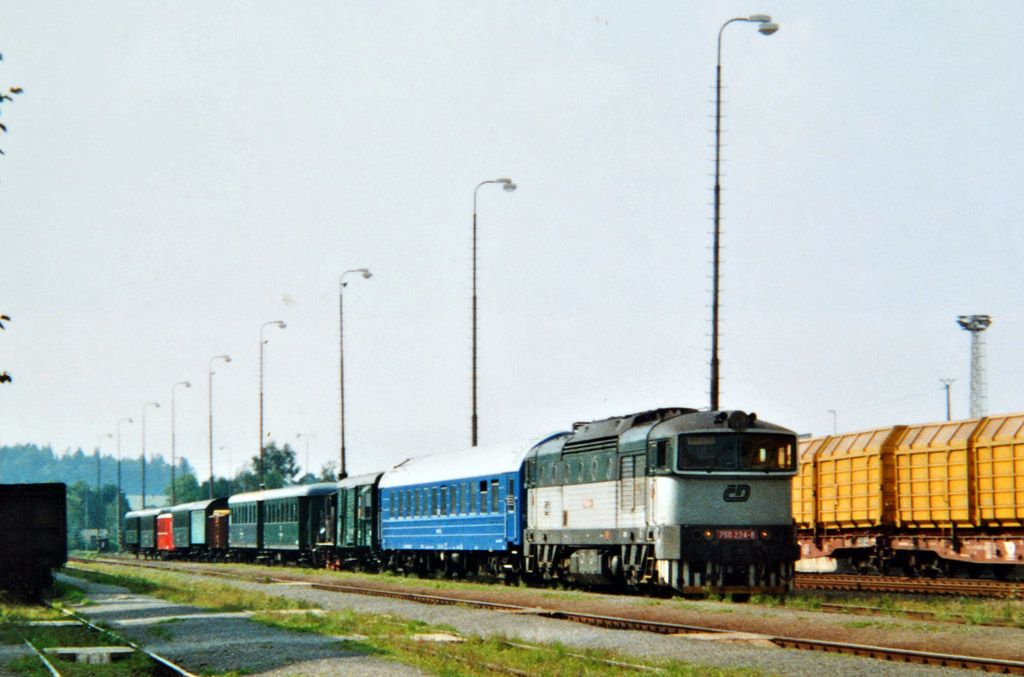 750 224-8 drec nad Doubravou 25.8.2002