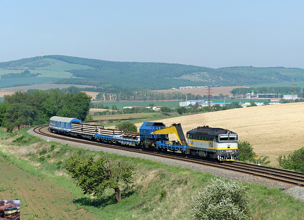 754 018, Kyjov zast. - Vlkos, 5.5.2012.jpg