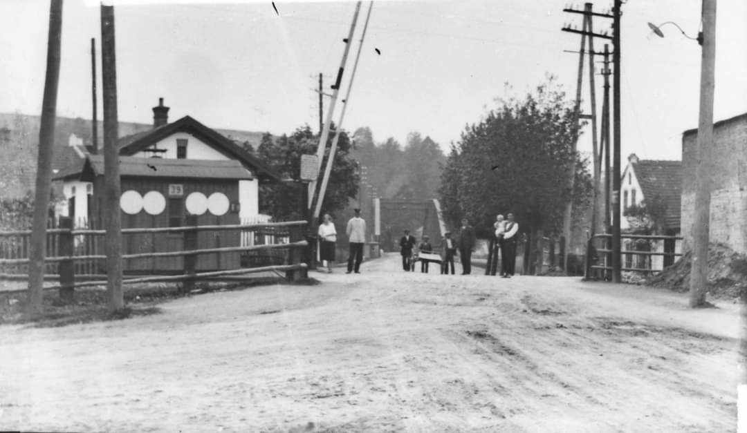 Pvodn domek .39 a zvorsk stanovit. Kostelec n.O. msto