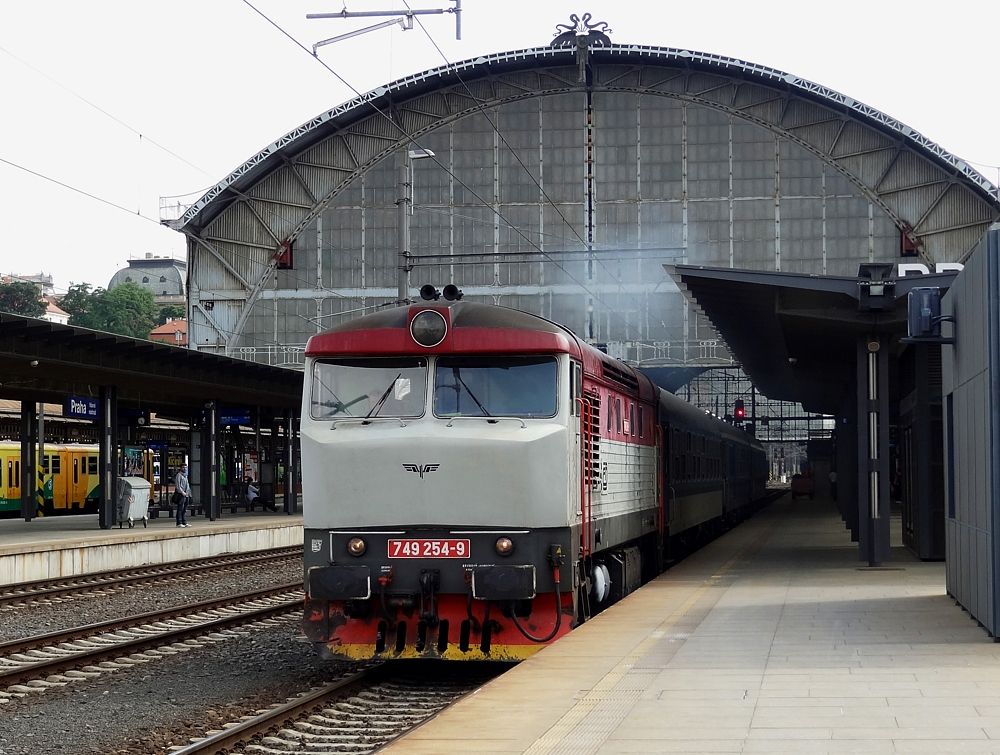 749 254-9 Praha - hl.n