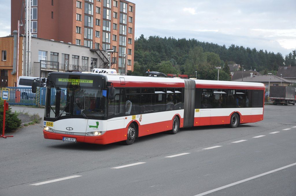 Konen a nstupn zastvka u pehrady pro posilovou dopravu na akci Plzesk ohnky