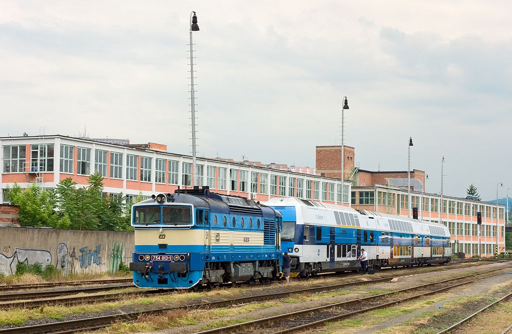 754.013 + 471.066, 1.6.2011, Zln sted