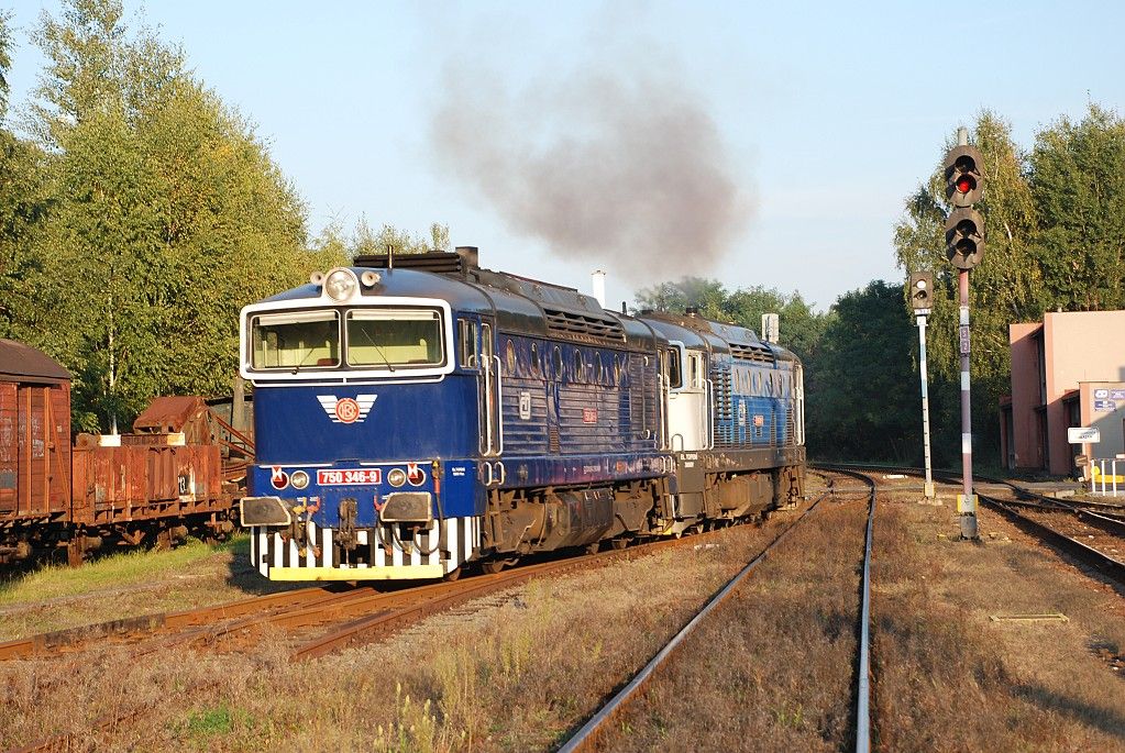 750346+750702 Lv77559 Lun 25.9.2011