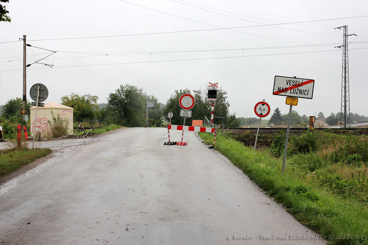 silnice je uzaven - do Kardaovy eice vede objka