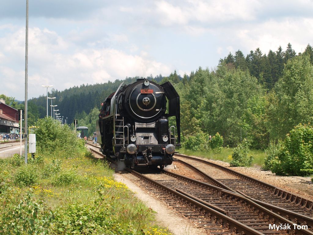 475.111 odstupuje od Zvl. Os 38832 - Bayerisch Eisenstein - 4.6.2011