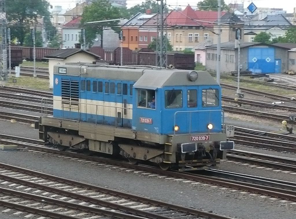 720 039  se vrac strojn zpt do Krnova