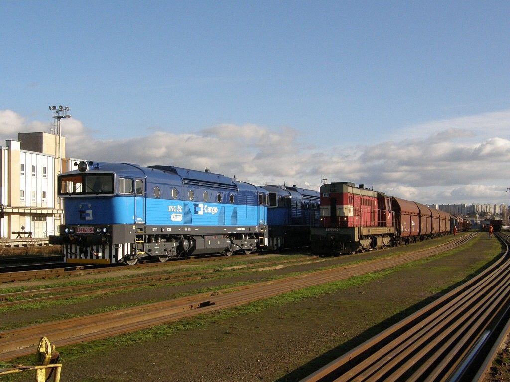 753-766 + 760 a turnovsk zloha 742-202 pidv vozy 26.11.2009 foto-M.ich