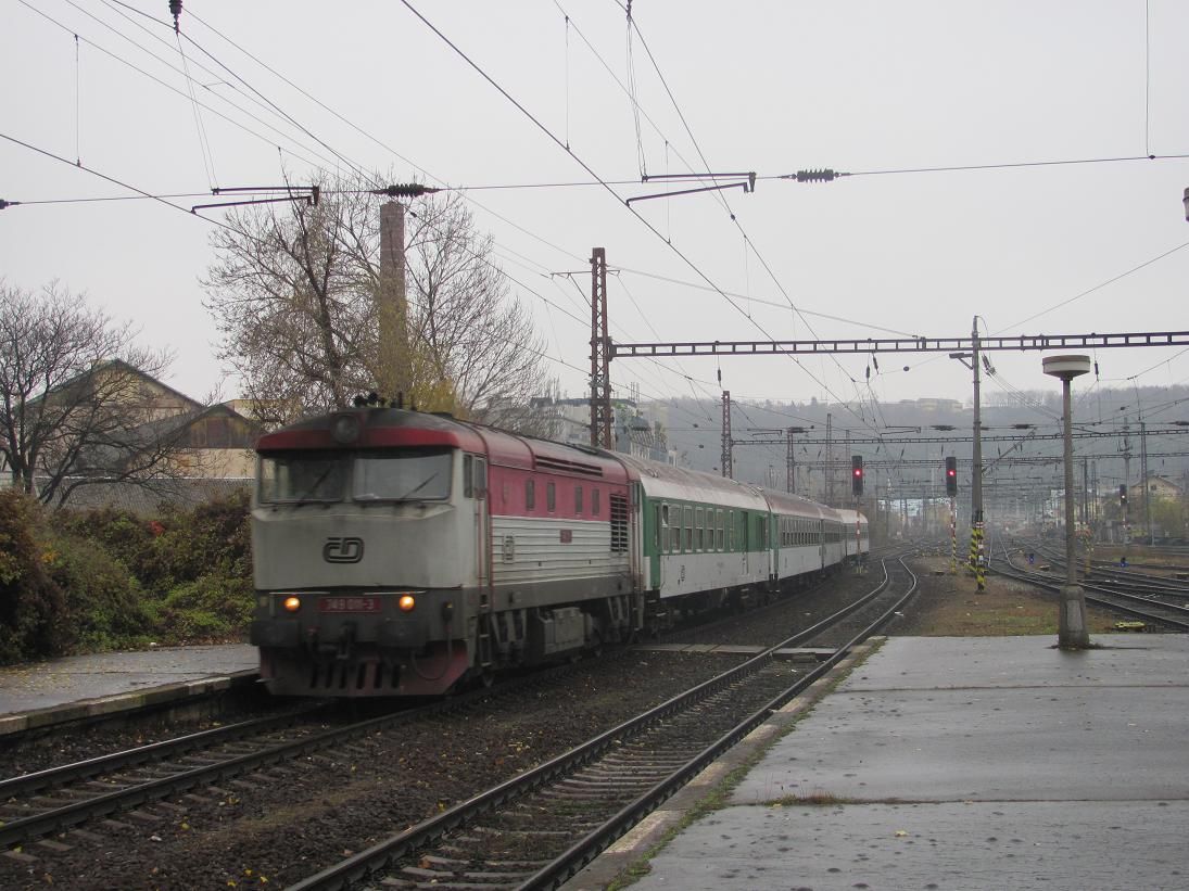749 011 na ele R 1144 - Praha Vrovice - 7.11.2010.