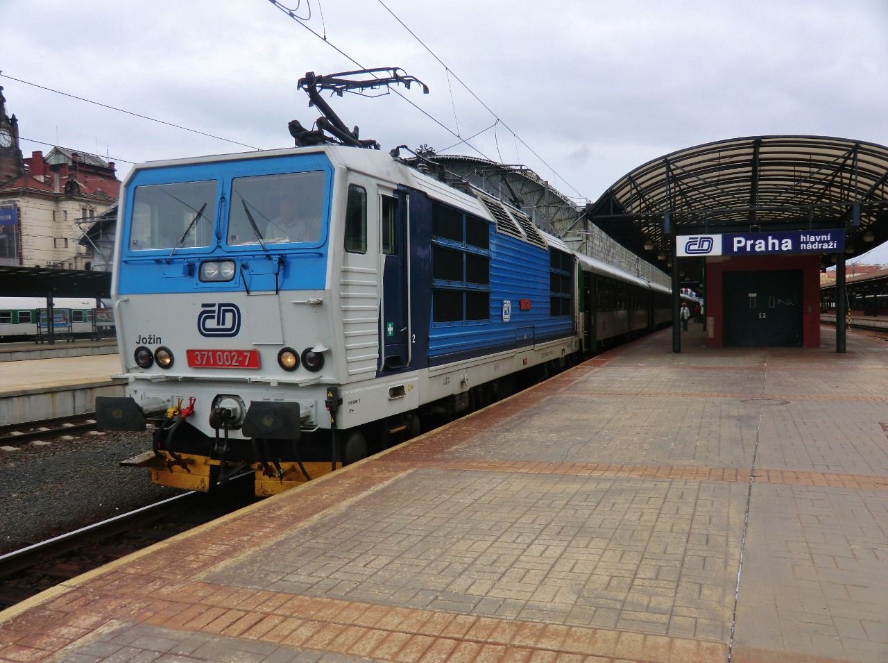 371 002-7