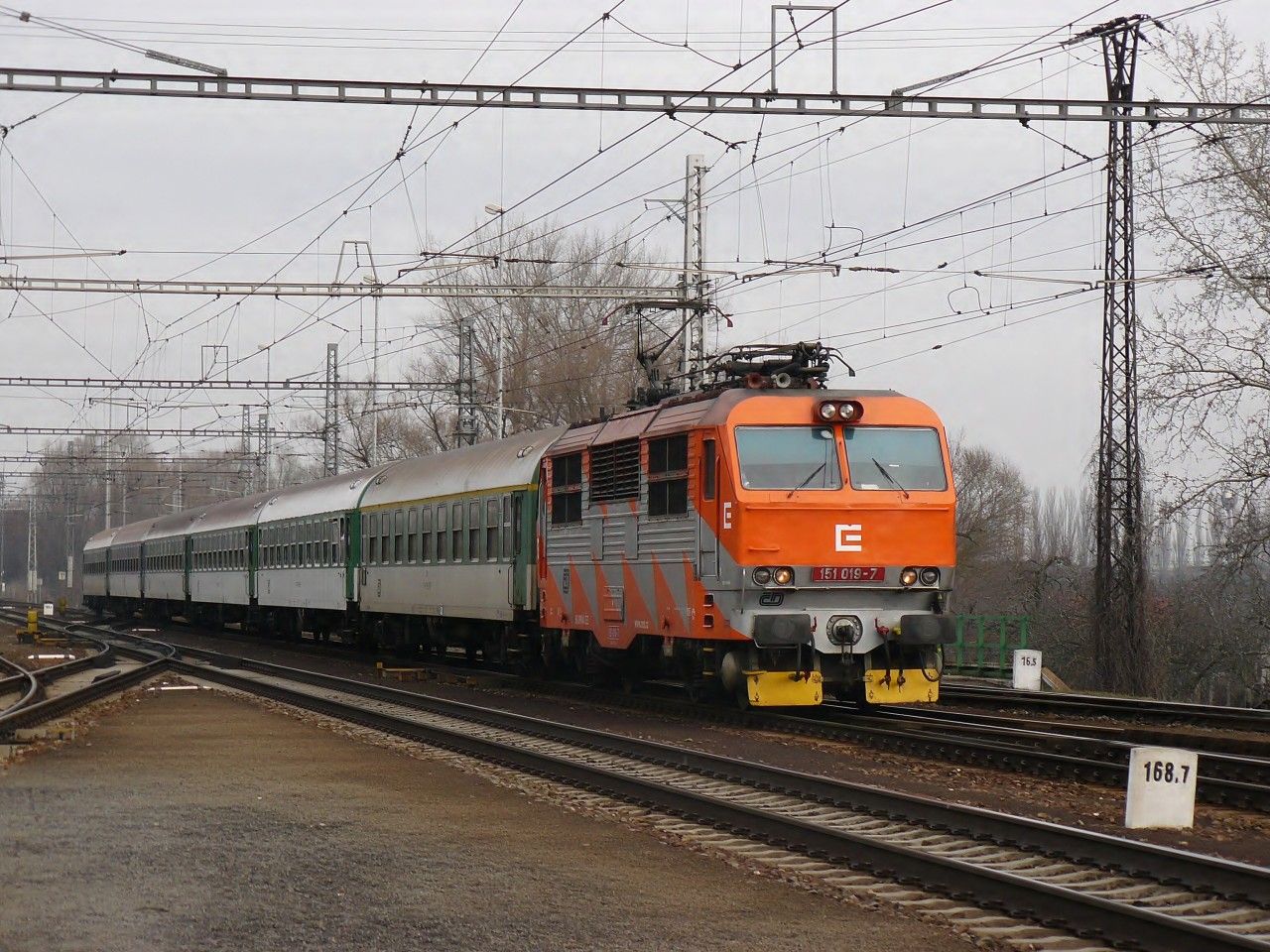 151 019-7 Huln(Ex 527,14.3.2009-foto:M.Nesrsta)