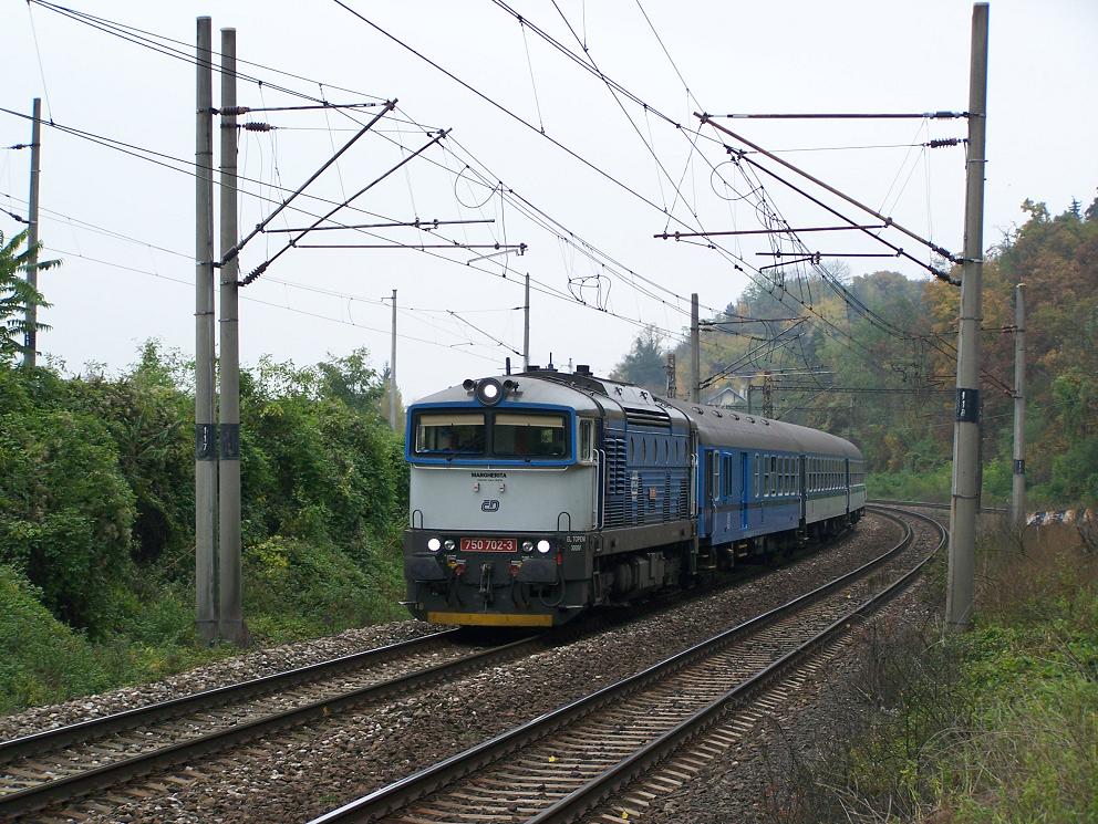 750.702 - R 1245 sever - Praha Velk Chuchle - 30.10.2011.