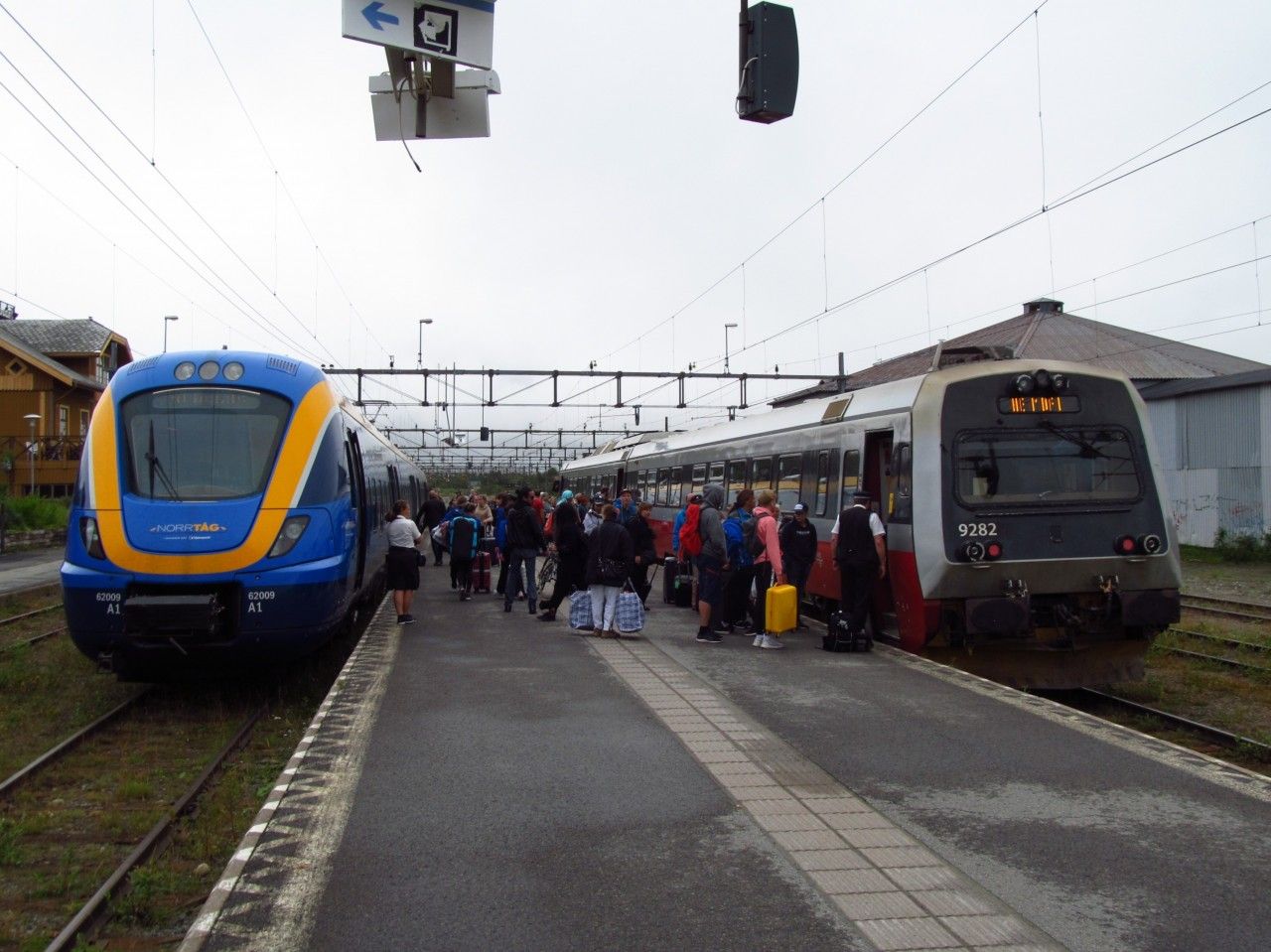 Ndra Storlien, pestup mezi (pouze 2x denn jedoucmi) vlaky od/do Sundsvallu, resp. Trondheimu