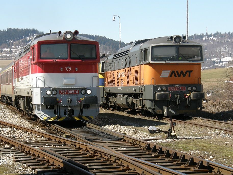 757 005-3+753 725-1 Nlepkovo 2013-04-08