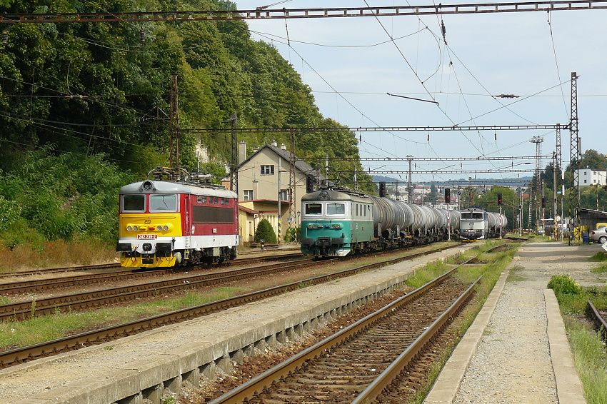 242.239-2, 130.(042), 754.060-2 st nad Orlic 22.8.2012