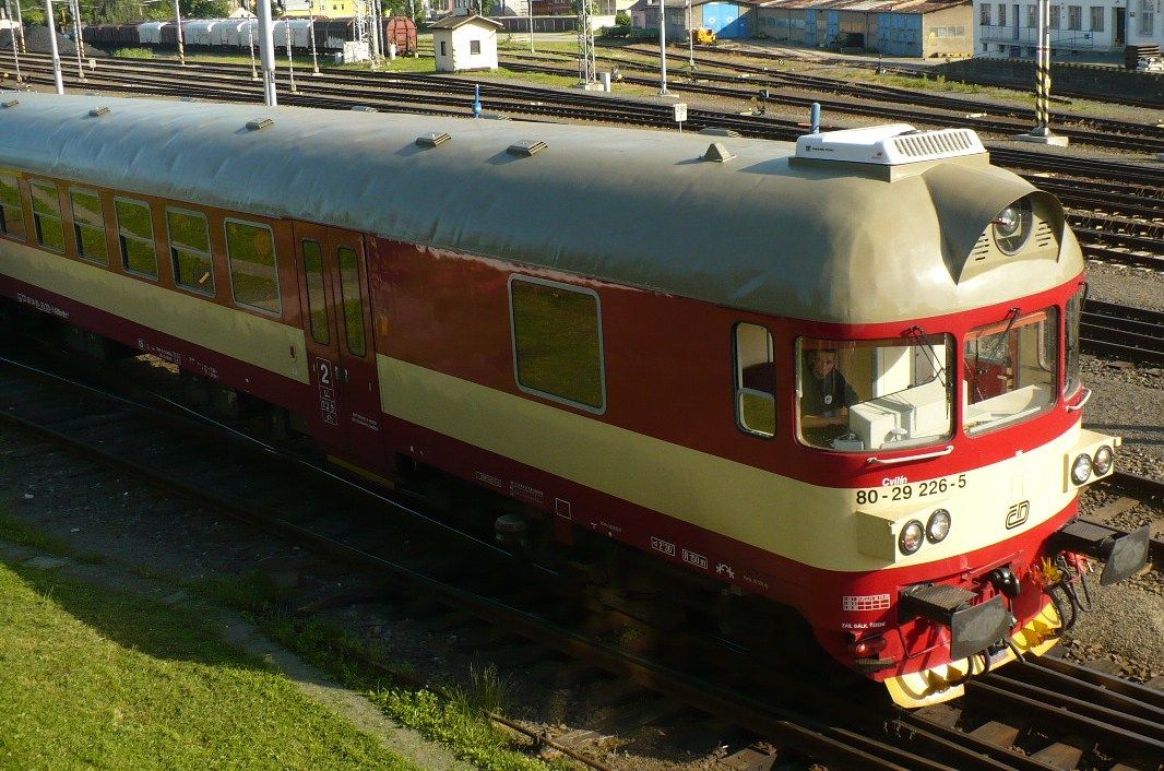 Oava 6.6.2010 vjezd na vl. 822