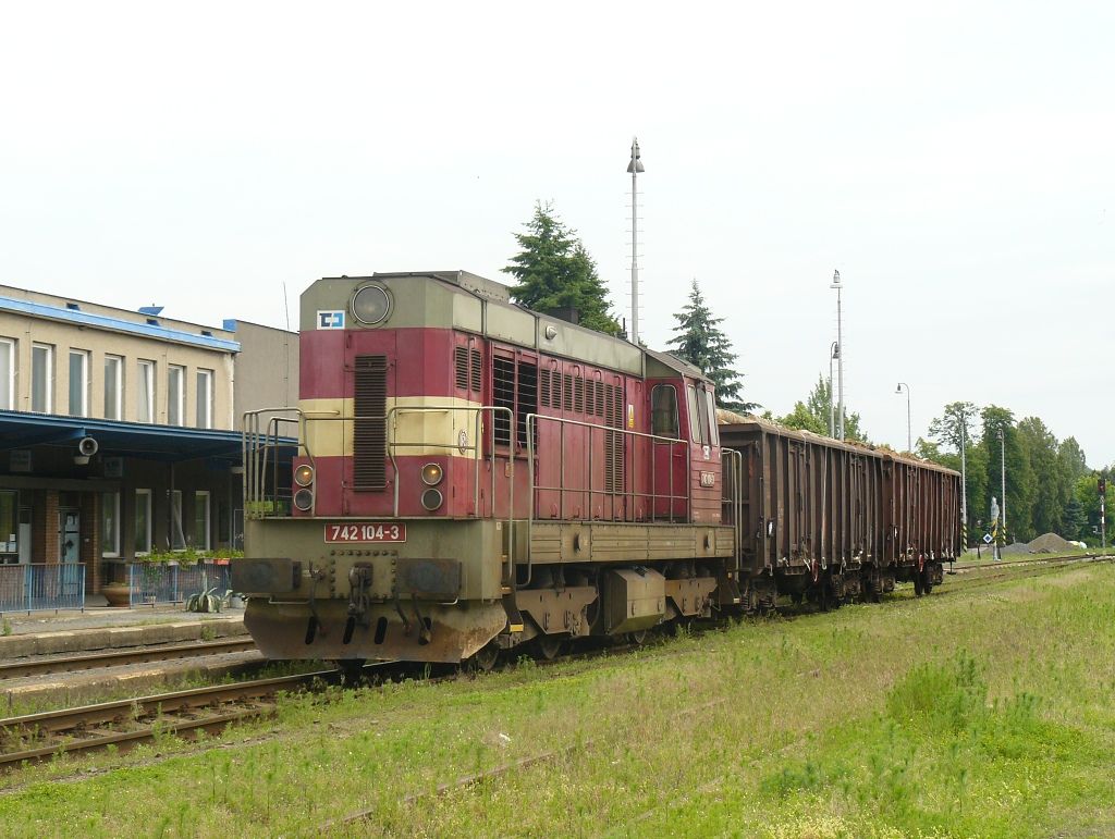 742 104-3 Bystice pod Hostnem(7.6.2010,Mn 81052,foto-Ale Krka)