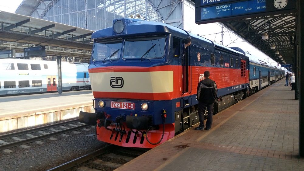 749 121-0 Os9057 Praha hl.n.29.4.2017