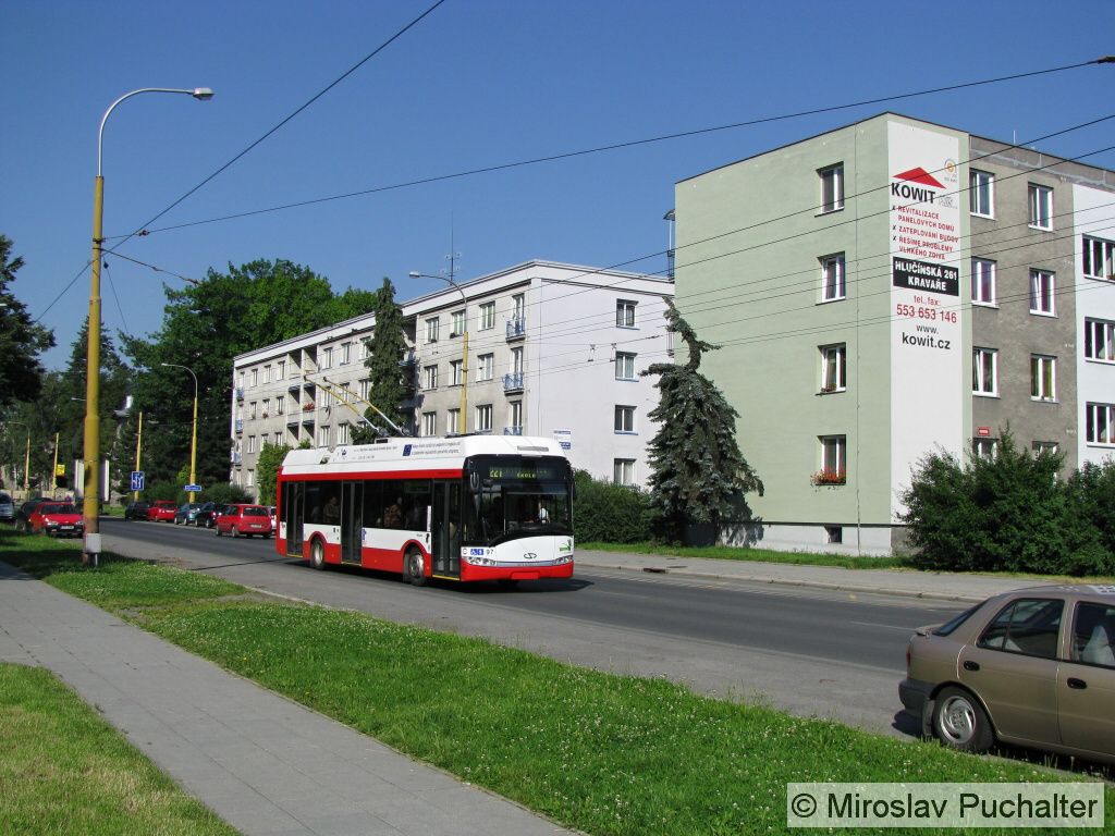 Ev. . 97 (Solaris Trollino 12 AC III) v ulici Olomouck.