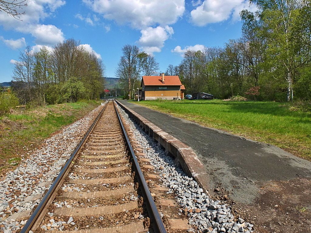 Zastvka eleznice - nov nstupit