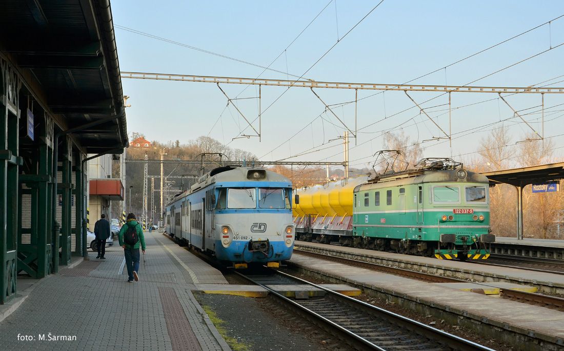 451 092 + 122 037_Pn 66701_Roztoky u Prahy_26.2.2015