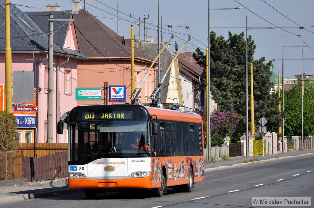 Ev. . 86 (Solaris Trollino 12 AC) v ulici Krnovsk.