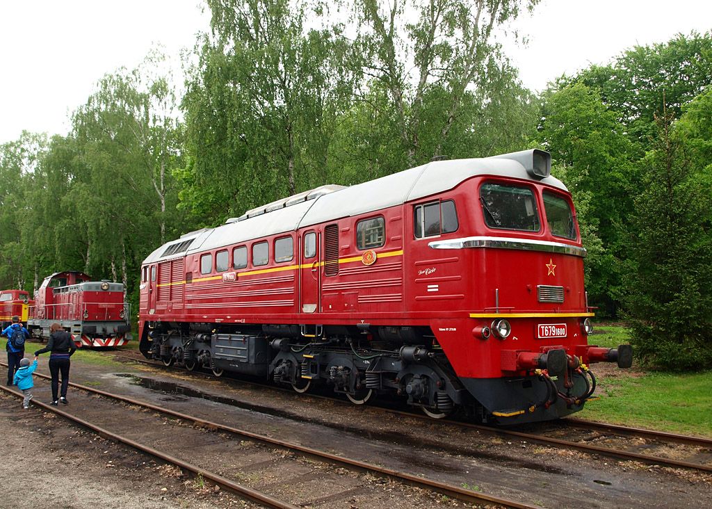 T 679 1100_Lun u Rakovnka_12.5.2012