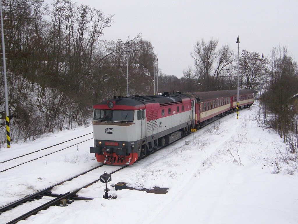 749-146 s Os.vlakem 9571 pijd do Bakova n.Jiz.20.1.2010 foto-M.ich