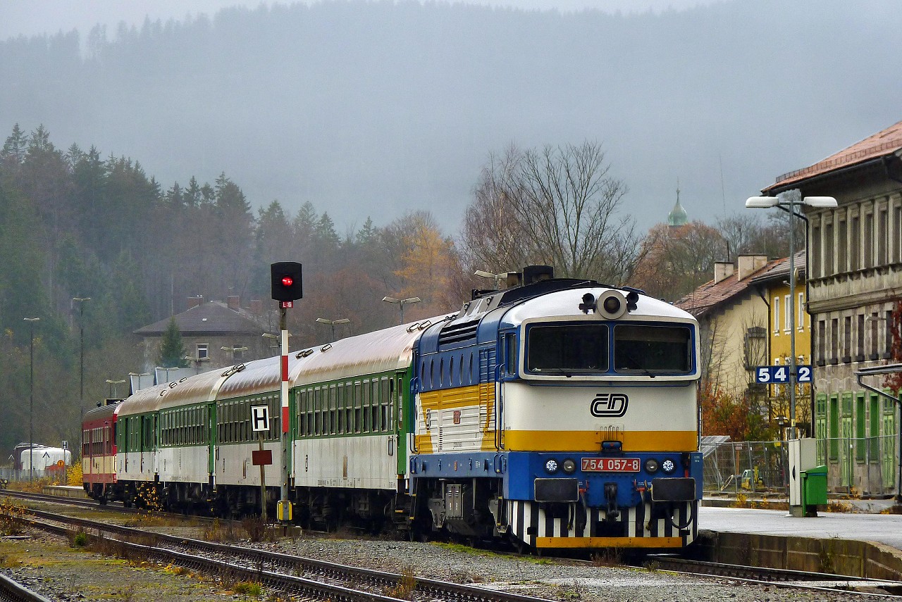 754.057, elezn Ruda , 6.11.2010, foto:Vojtch Gek