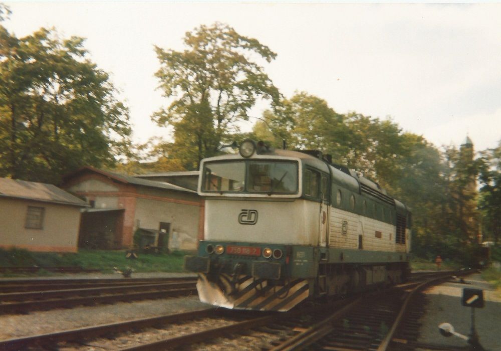 750 118-2 Opava-vchod kvten 2002