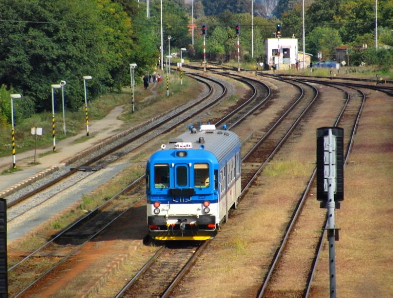 Os4837 toti ekal na uvolnn seku St - AHr. Troubsko, k emu dolo cca 5 min. po odjezdu Os4811