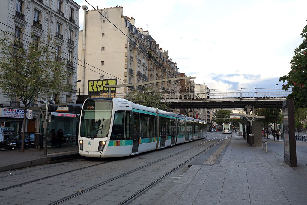 Konen linky 3a Porte de Vincennes. Linka 3b m konenou na protj stran ulice.