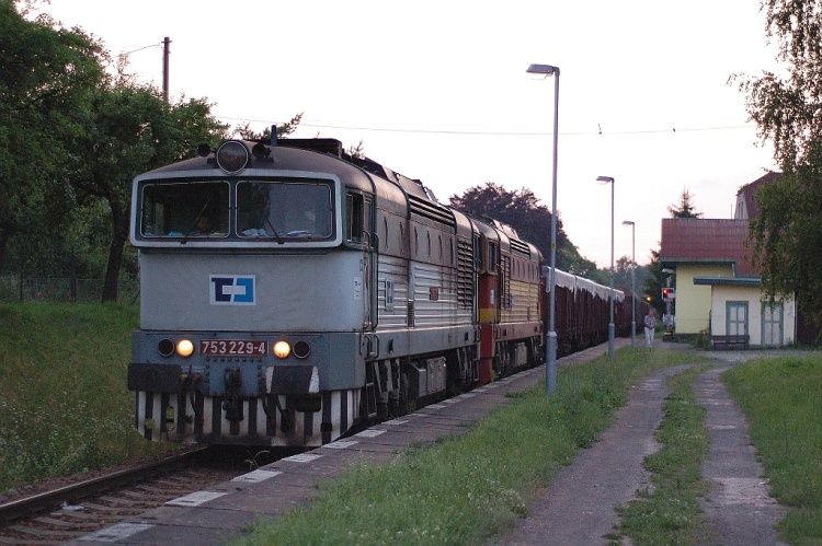 753 211+229, Turnov msto, Pn63947 (odklon 63415), 10.6.2008 (foto: Vla Musil)