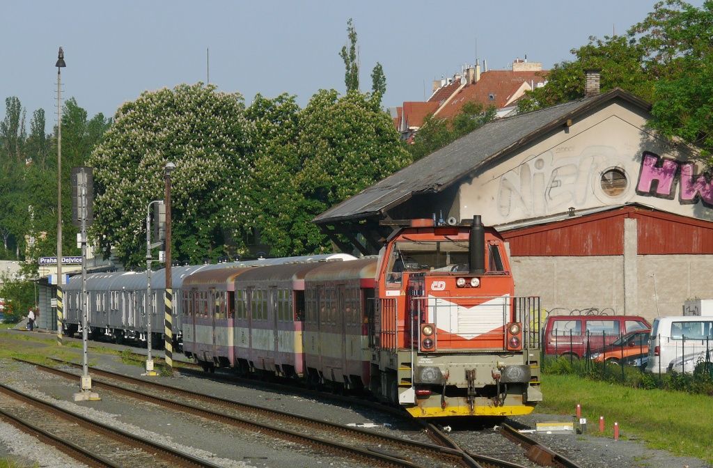 Praha-Dejvice : 714 021-3 se Sp 1881