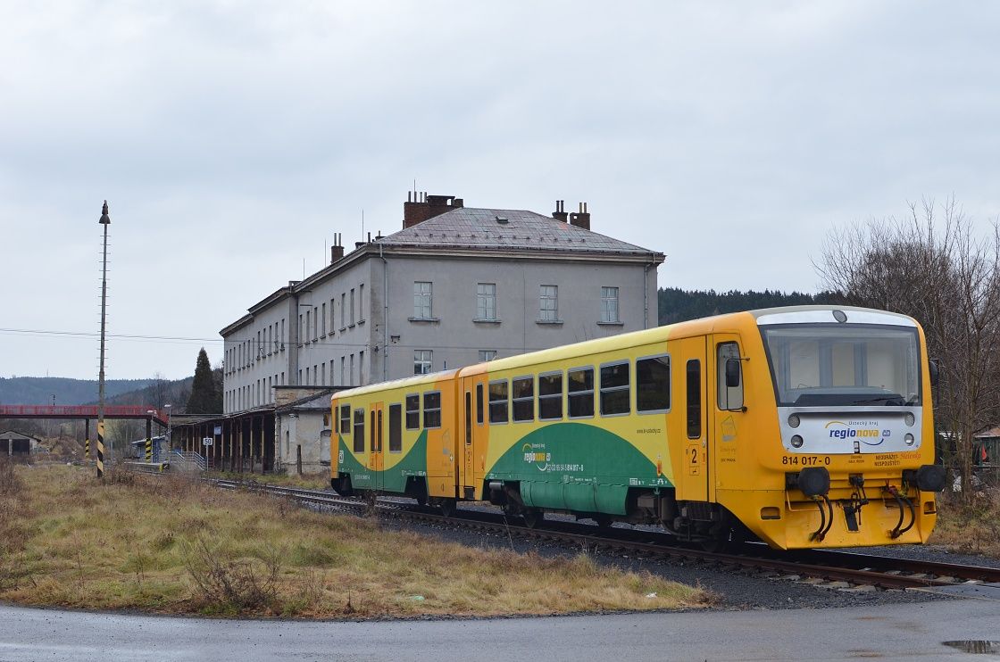 814 017-0 + 914 017-9_-_04.12.2011-_-DKV Praha - PJ Dn_st.Doln Poustevna.