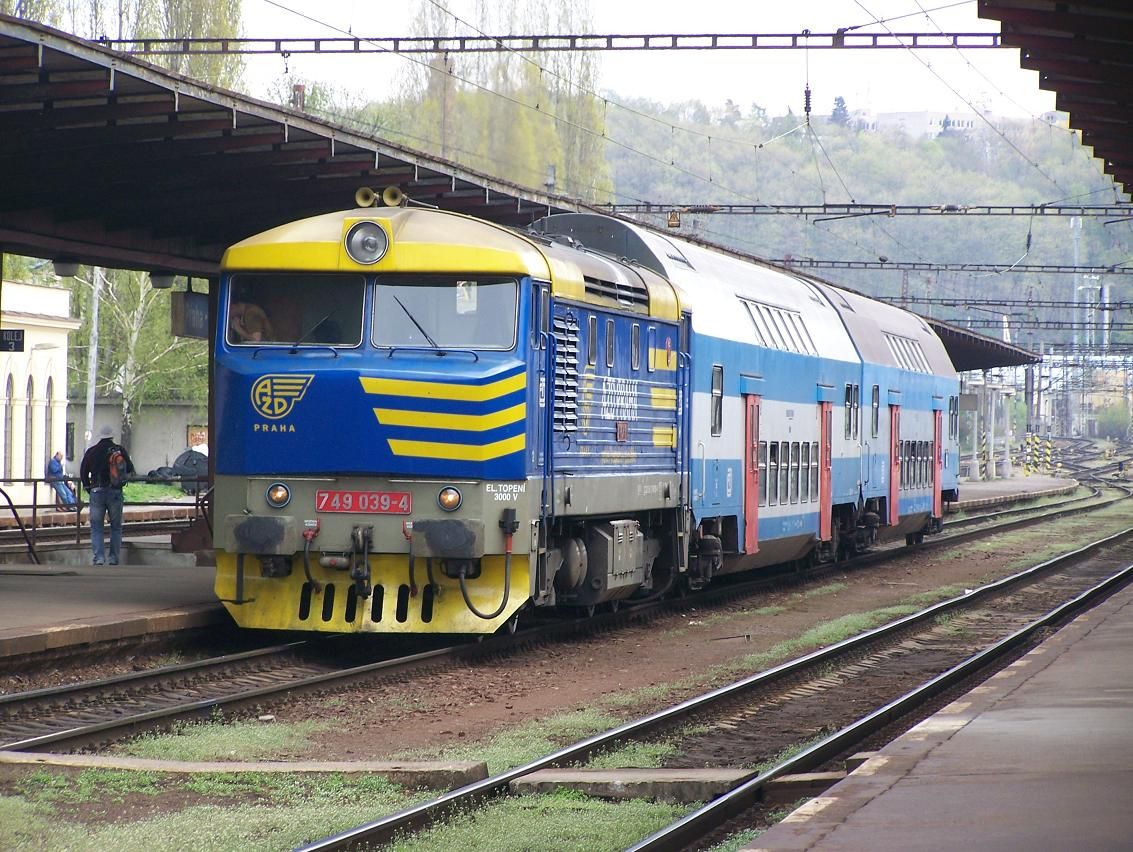 749 039 - os. 9058 - Praha Vrovice - 17.4.2011.