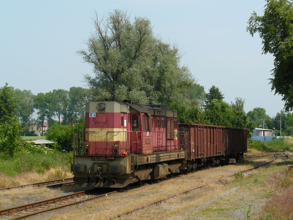 742 085-4 Tovaov(11.6.2008,Mn 81070,foto-Ale Krka).