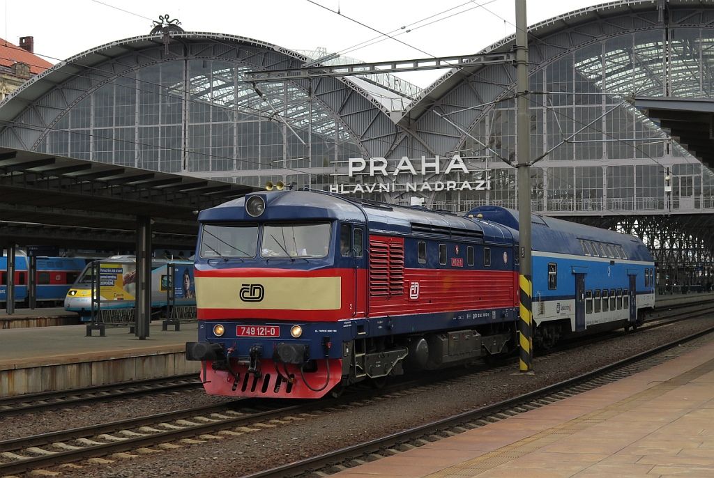 749.121, nleitosti pro Os9782, Praha hl.n., 28.10.2017, 12:43