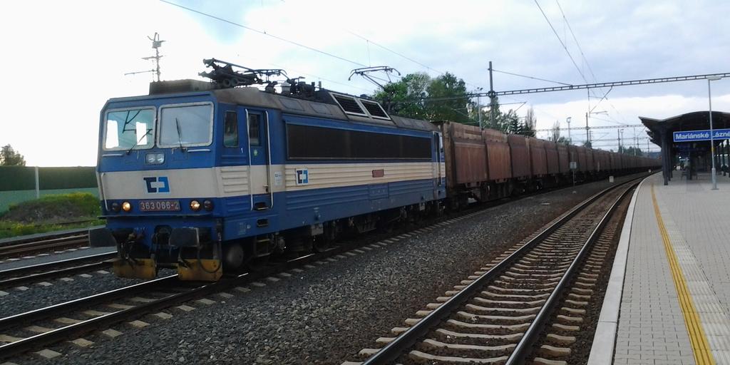 363 066-2 v Marinskch Lznch dne 13.5.2012 s przdnmi vozy na tpkunmi